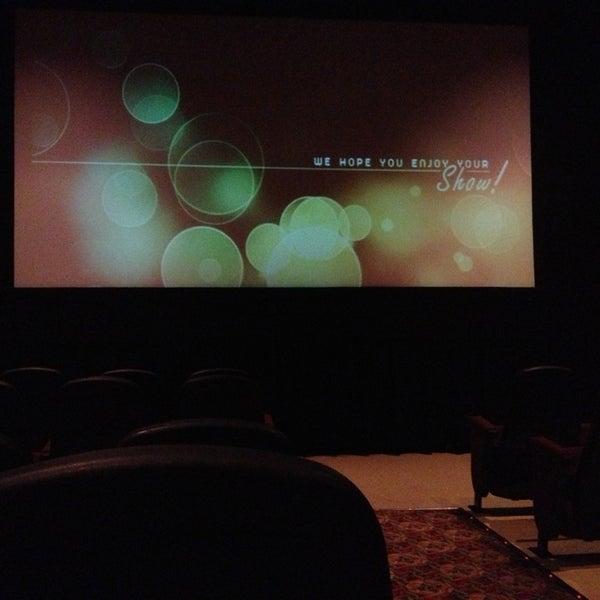 Photo taken at Palace 9 Cinemas by Everett R. on 1/12/2013