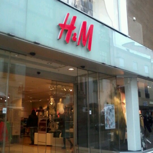 h&m queen st
