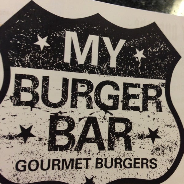 Foto scattata a My Burger Bar Catering da S D. il 4/12/2013