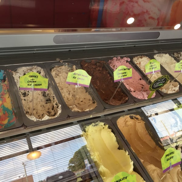 Rudy's Gummy Berry is a frozen yogurt and Hershey's ice cream and gelato shop within the same building. Dine at Rudy's and get 15% off your purchase at Gummy Berry!