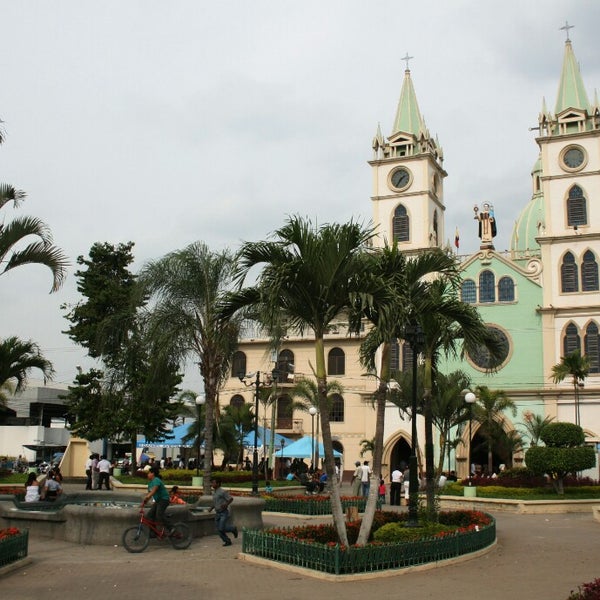 Photo taken at Iglesia San Jacinto de Yaguachi by Nestor C. on 8/17/2014