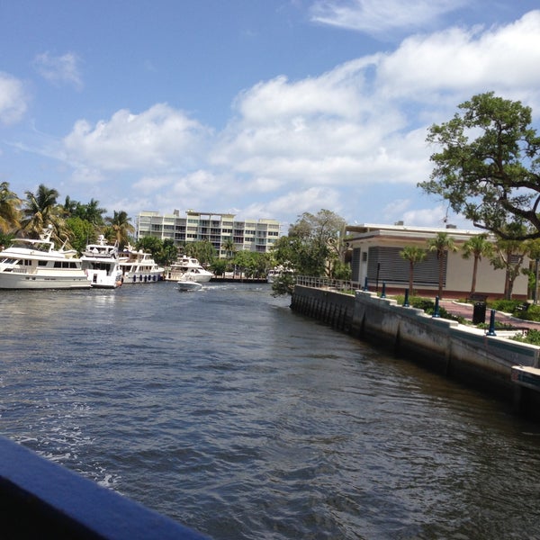 4/26/2013 tarihinde Sam M.ziyaretçi tarafından Jungle Queen Riverboat'de çekilen fotoğraf