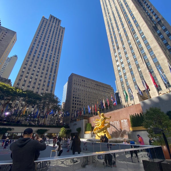 Photo taken at The Rink at Rockefeller Center by Riki T. on 10/9/2022