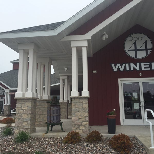 Photos At Door 44 Winery 3 Tips