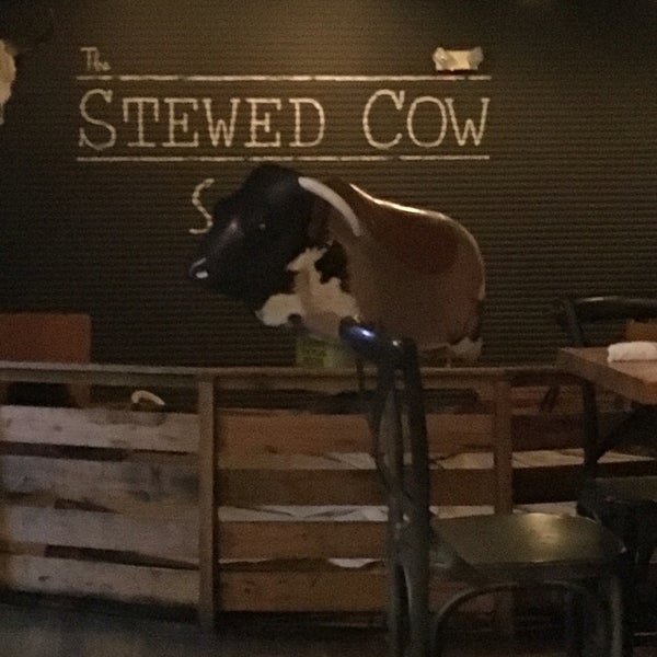 Foto tirada no(a) The Stewed Cow por Steven C. em 7/12/2016