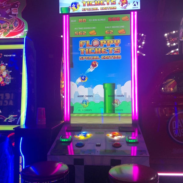 Photo taken at Dave &amp; Buster&#39;s by Kelly V. on 7/18/2018