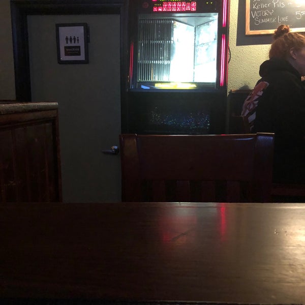 5/17/2018にKelly V.がLucky 13 Pubで撮った写真