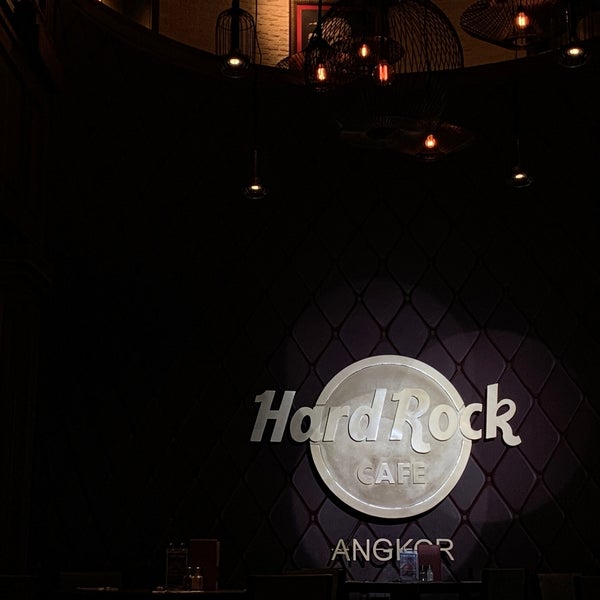 รูปภาพถ่ายที่ Hard Rock Cafe Angkor โดย keanleong C. เมื่อ 11/10/2018