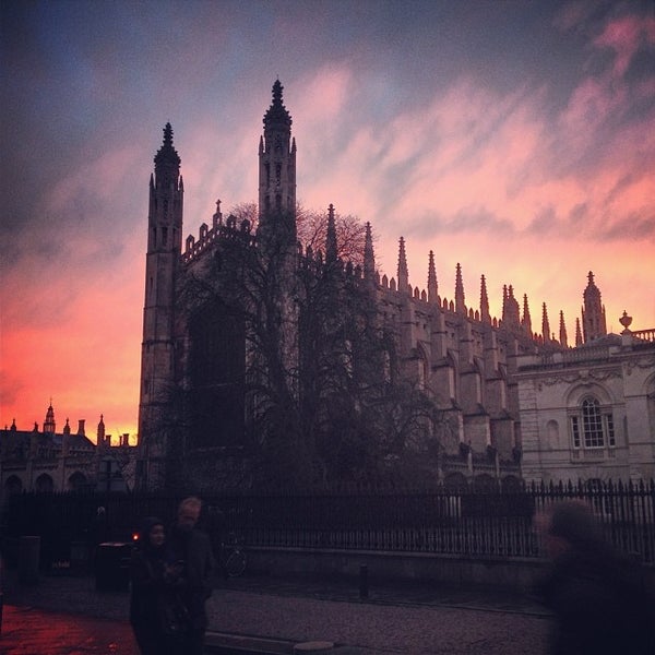 Das Foto wurde bei Cambridge University Press Bookshop von Benjamin A. am 12/31/2013 aufgenommen