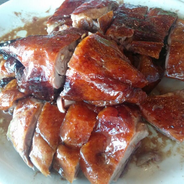 รูปภาพถ่ายที่ First Chinese BBQ โดย Jerry W. เมื่อ 6/25/2013