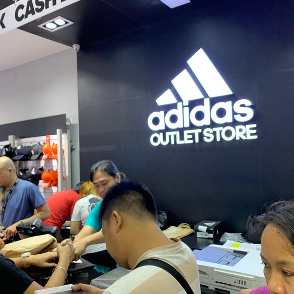 adidas outlet store riverbanks
