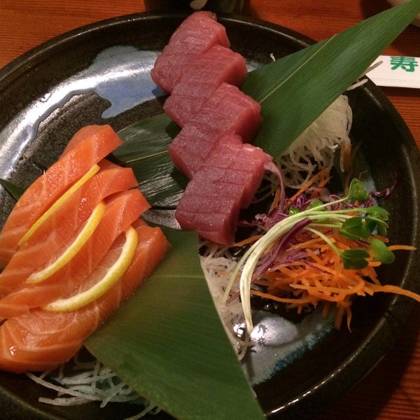 Photo taken at Sushi Boat by Kerwin M. on 4/8/2015