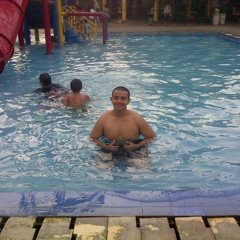 Kolam Renang Puri Beta 1 1 Conseil De 124 Visiteurs