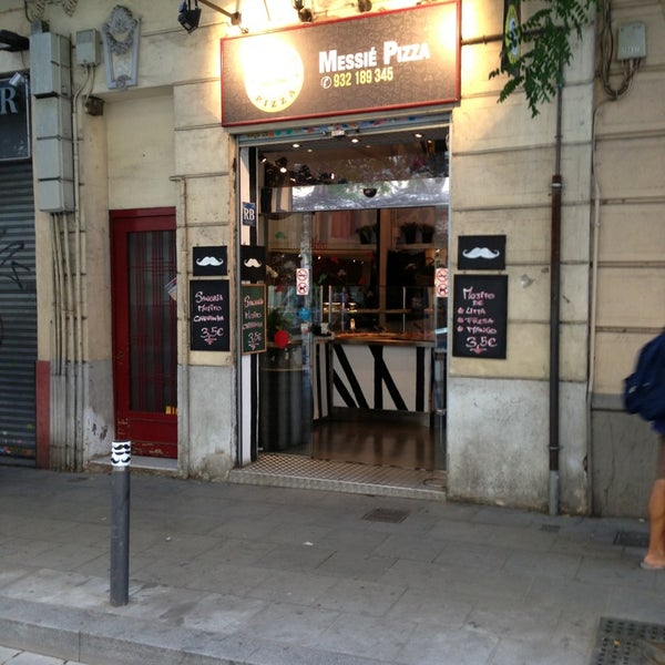 Photo taken at Messié Pizza by Jordi A. on 8/15/2013