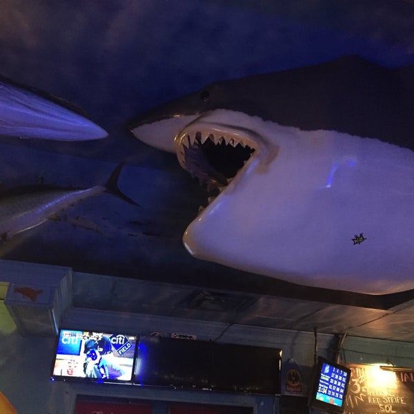 Foto tirada no(a) The Whale&#39;s Tale Oyster Bar, Chowder House &amp; Seafood Grill por Selin E. em 8/1/2015