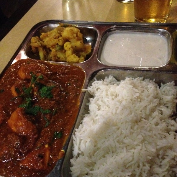 Foto scattata a Bombay Bar and Grill da Bill S. il 1/5/2013