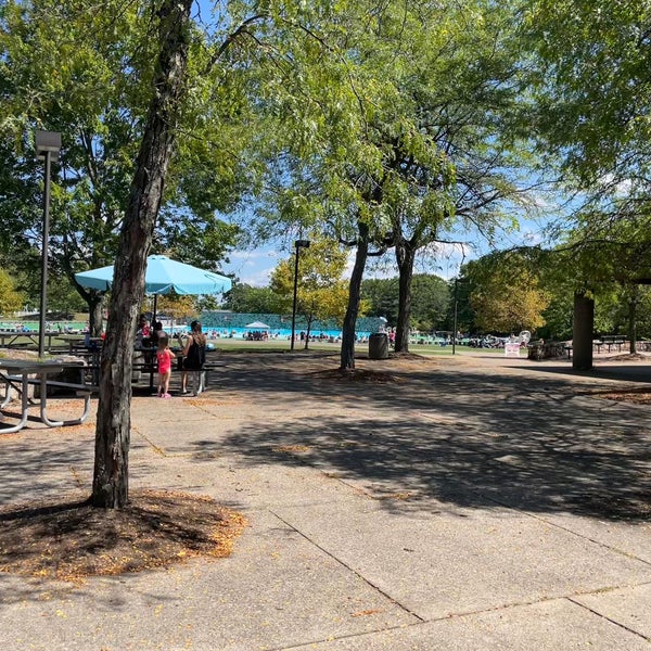 Settlers Cabin Park Wave Pool - Ridge Rd
