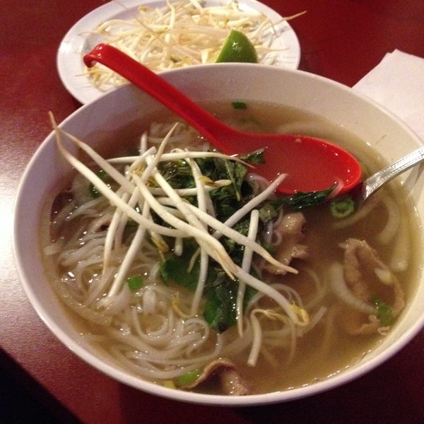 Foto diambil di Noodle Star oleh Amie pada 11/27/2013