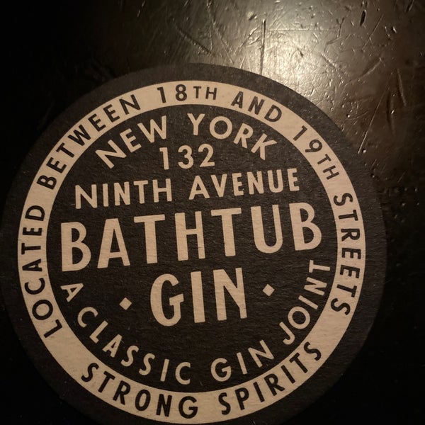 Foto tomada en Bathtub Gin  por Matt L. el 1/31/2020