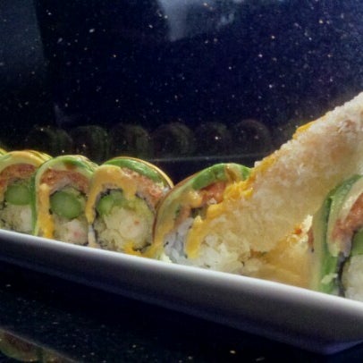 10/13/2012 tarihinde Andrewziyaretçi tarafından Aji Sushi House'de çekilen fotoğraf