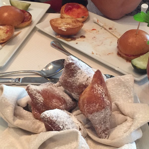 Save room when these arrive at your table to finish your brunch you will hate yourself if you can't eat one #beignet