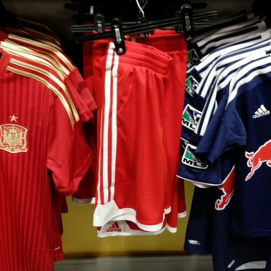 adidas outlet jersey gardens