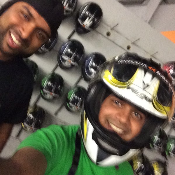 6/21/2015にKarthik B.がLemans Kartingで撮った写真