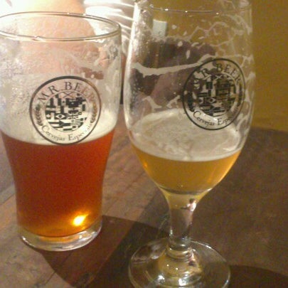 Foto tirada no(a) Mr. Beer Cervejas Especiais por Aline D. em 11/17/2012