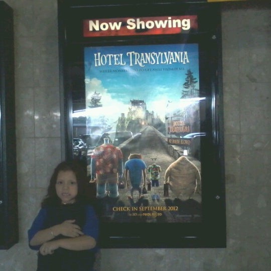 10/1/2012にKarenElianaがDouglaston Movieworldで撮った写真
