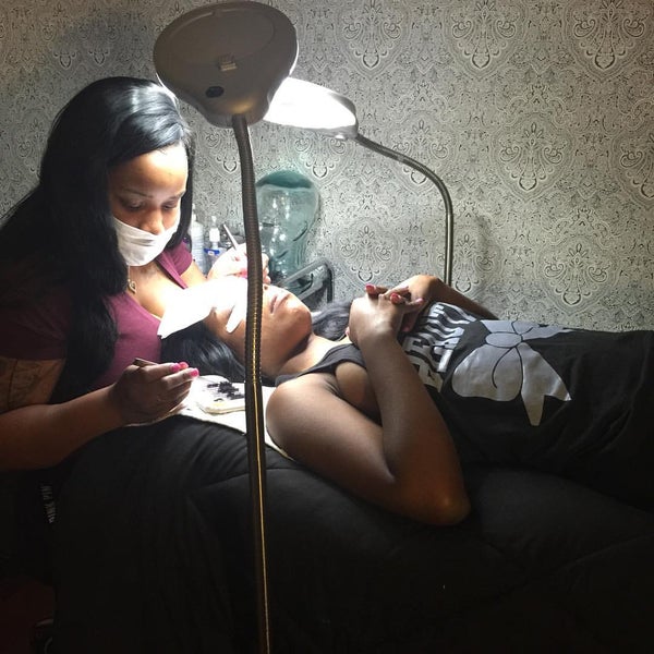 Photo prise au 13TwentyVI LLC Lash Boutique and Beauty Spa par Courtney M. le9/1/2015