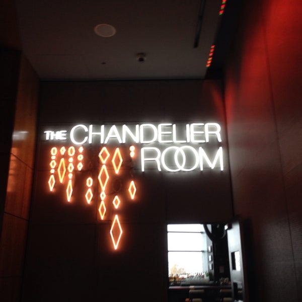 Foto scattata a Chandelier Room at W Hotel da JRCX . il 11/17/2013
