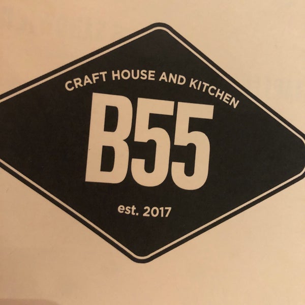 รูปภาพถ่ายที่ B55 Craft House &amp; Kitchen โดย Pat R. เมื่อ 5/1/2018