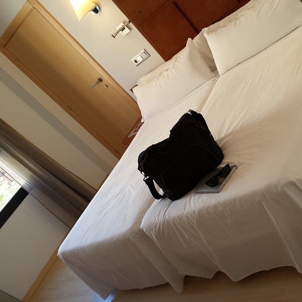 9/23/2013 tarihinde Txema M.ziyaretçi tarafından Tryp Hotel Zaragoza'de çekilen fotoğraf
