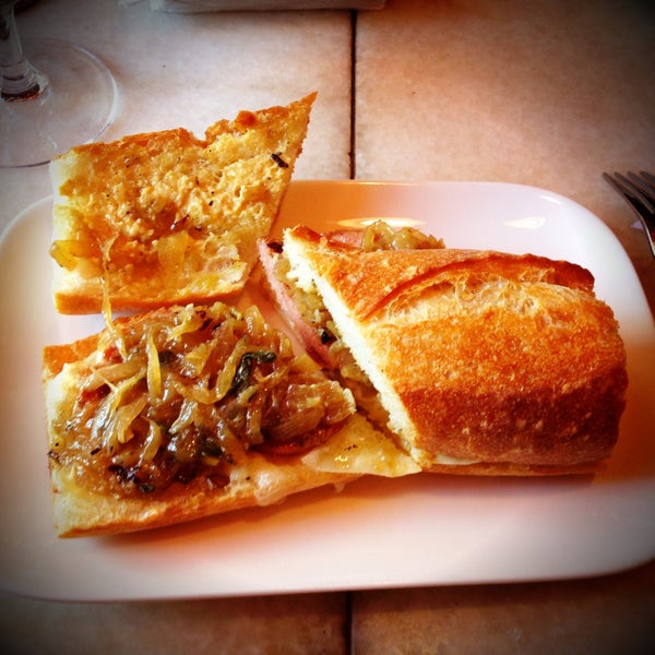 Excellent buttifara sandwich: pork sausage, caramelized onions and a soft cow's cheese.