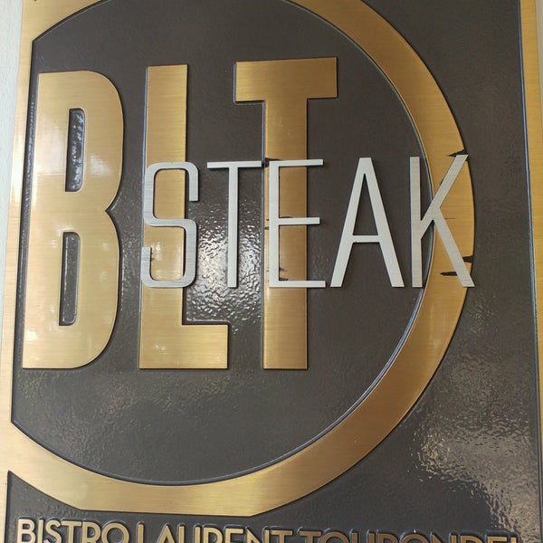 รูปภาพถ่ายที่ BLT Steak โดย Mike C. เมื่อ 12/20/2016