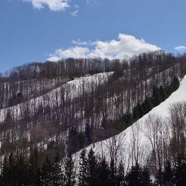 รูปภาพถ่ายที่ HoliMont Ski Area โดย Roberto M. เมื่อ 3/30/2013