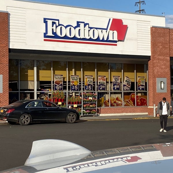 Foodtown 1368 Peninsula Blvd