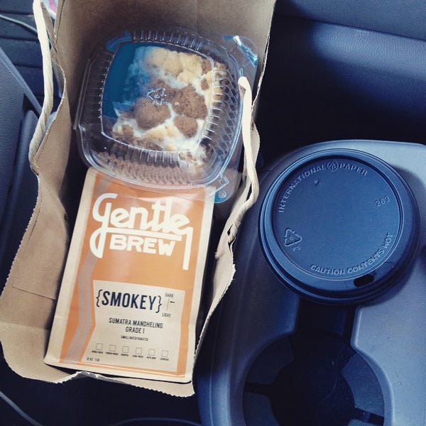 Foto diambil di Gentle Brew Coffee Roasters oleh Patrick D. pada 3/13/2015