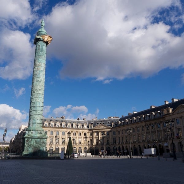 Place Vendome mall  Metro Directions, Shops and the dancing