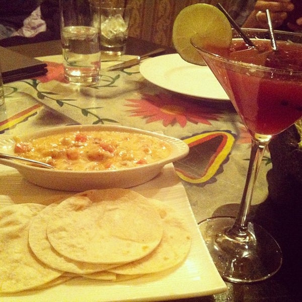 Das Foto wurde bei Verdad Restaurant &amp; Tequila Bar von Kerry W. am 1/4/2013 aufgenommen