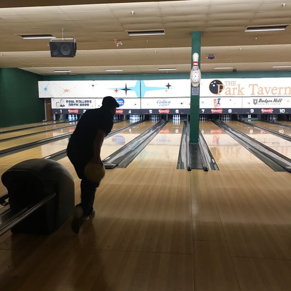 5/27/2019 tarihinde Allison N.ziyaretçi tarafından Park Tavern Bowling &amp; Entertainment'de çekilen fotoğraf