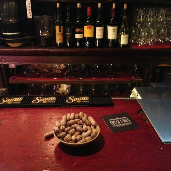 Foto tirada no(a) Jimmie Kramer&#39;s Peanut Bar por Chino O. em 2/28/2013