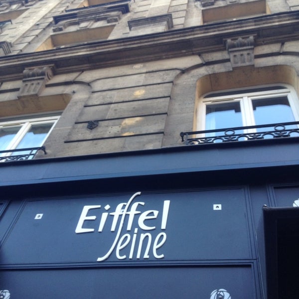 Foto diambil di Hôtel Eiffel Seine Paris oleh ayeen c. pada 5/31/2014