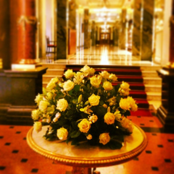 4/25/2013 tarihinde 💗Victoria💗Angel💗 G.ziyaretçi tarafından Grand Hotel Europe'de çekilen fotoğraf