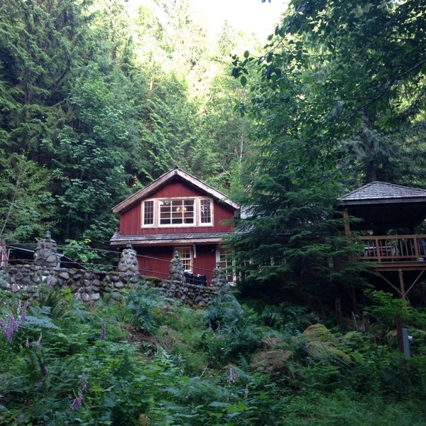 Vacasa Rentals: Swedish Stuga Vacation Rental - Vacation Rental in ...