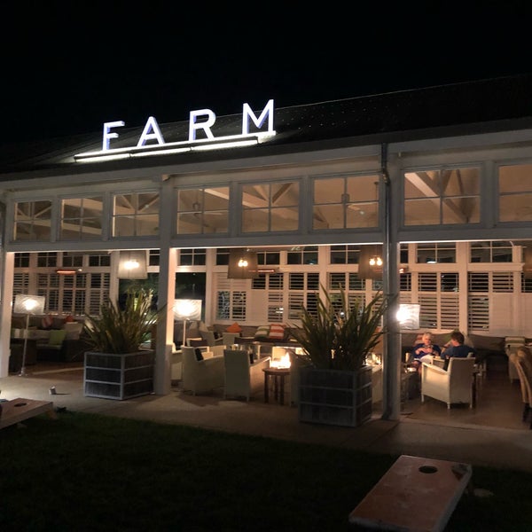 รูปภาพถ่ายที่ FARM, The Carneros Inn โดย Jason Z. เมื่อ 8/26/2018