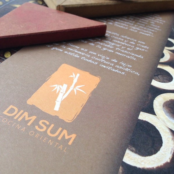 รูปภาพถ่ายที่ Dim Sum Design Center โดย Wally เมื่อ 12/14/2013