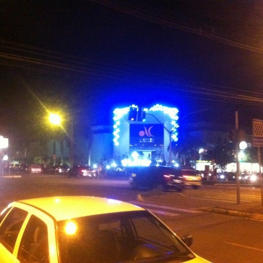 รูปภาพถ่ายที่ Shopping Avenida Center โดย Nielson A. เมื่อ 11/18/2012