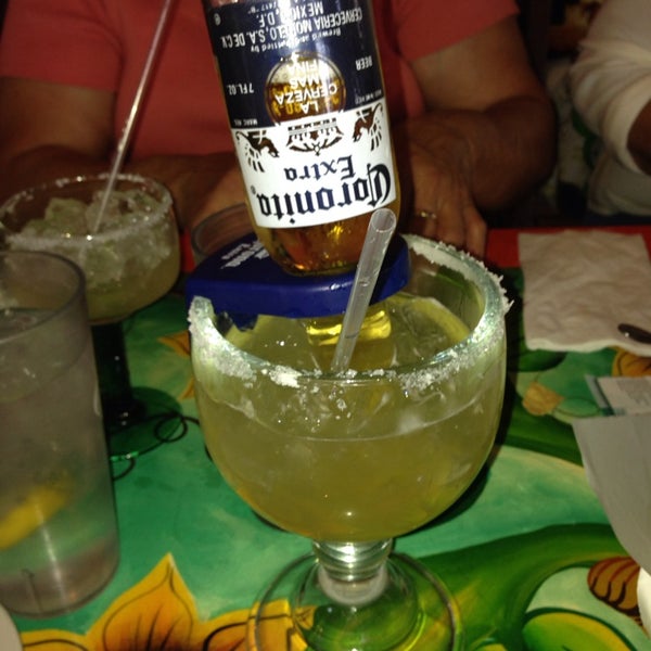 Das Foto wurde bei Anaya&#39;s Fresh Mexican Restaurant von Merissa B. am 5/24/2014 aufgenommen