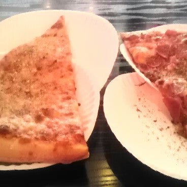 4/8/2014 tarihinde Wayne F.ziyaretçi tarafından Primo Pizza'de çekilen fotoğraf